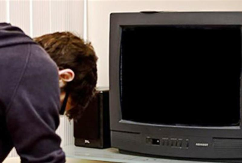 Почему щелкает телевизор