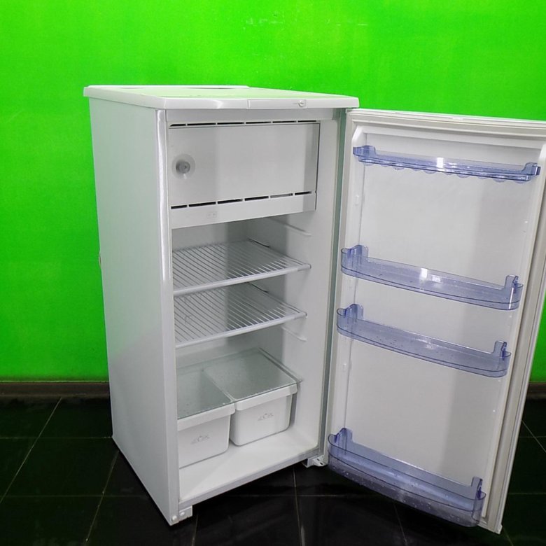Холодильник б у екатеринбург. Холодильник б/у. Продается холодильник. Много холодильников. Рабочий холодильник.