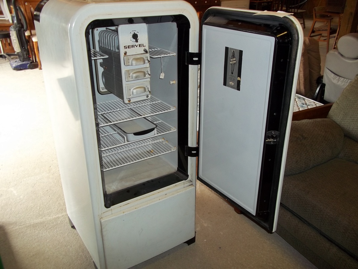 Холодильник эскимо. Первый Советский холодильник ХТЗ-120. Холодильник Monitor-Top 1927. Первый холодильник General Electric 1911. Холодильник ХТЗ-120 1937.