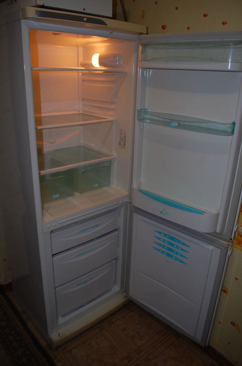 Холодильник Stinol RF 305a.008. Stinol RF NF 305a.008. Холодильник двухкамерный Стинол RF. Холодильник Stinol 2 камерный. Купить двухкамерный холодильник бу