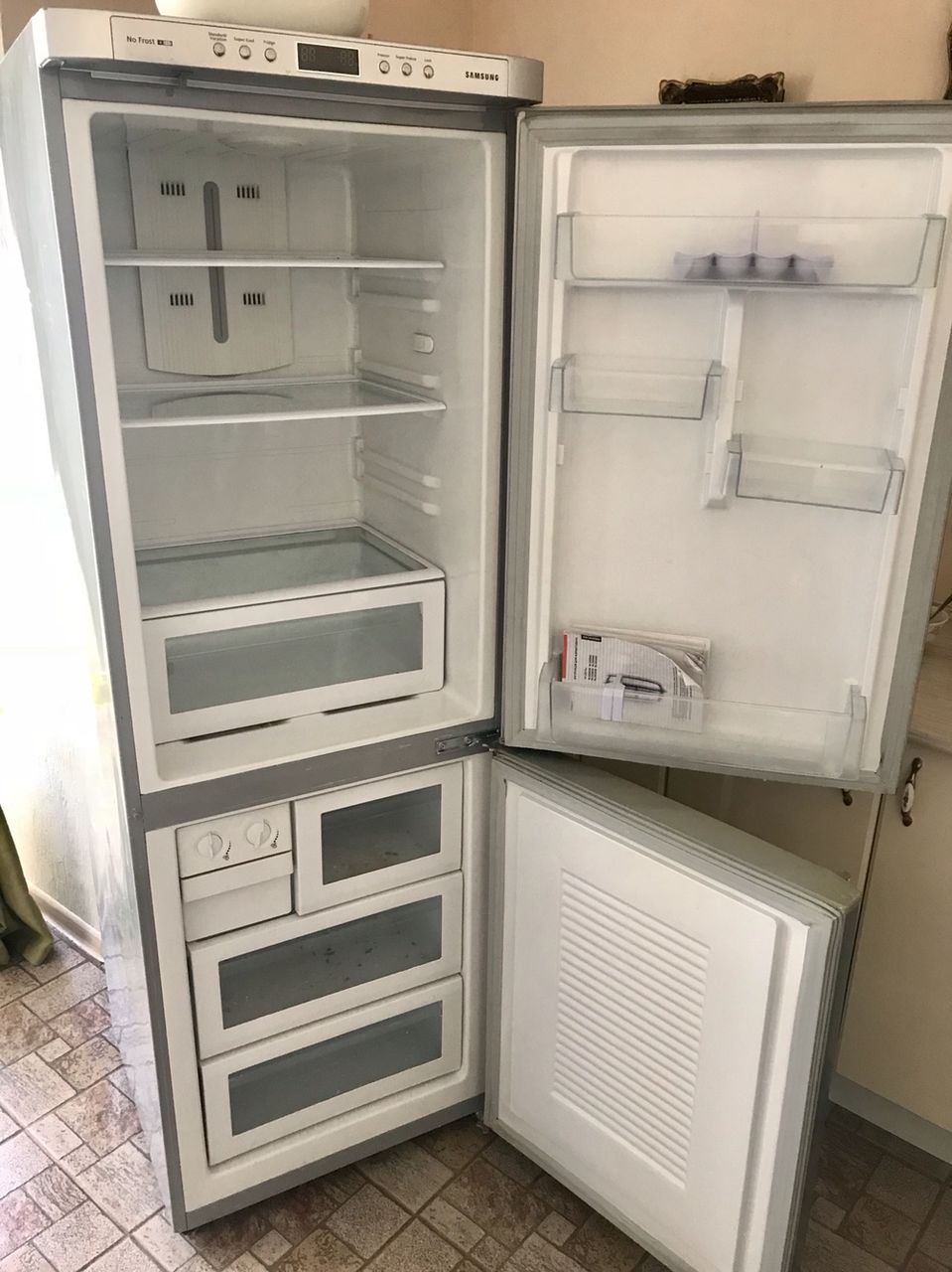 Холодильник Samsung no Frost двухкамерный