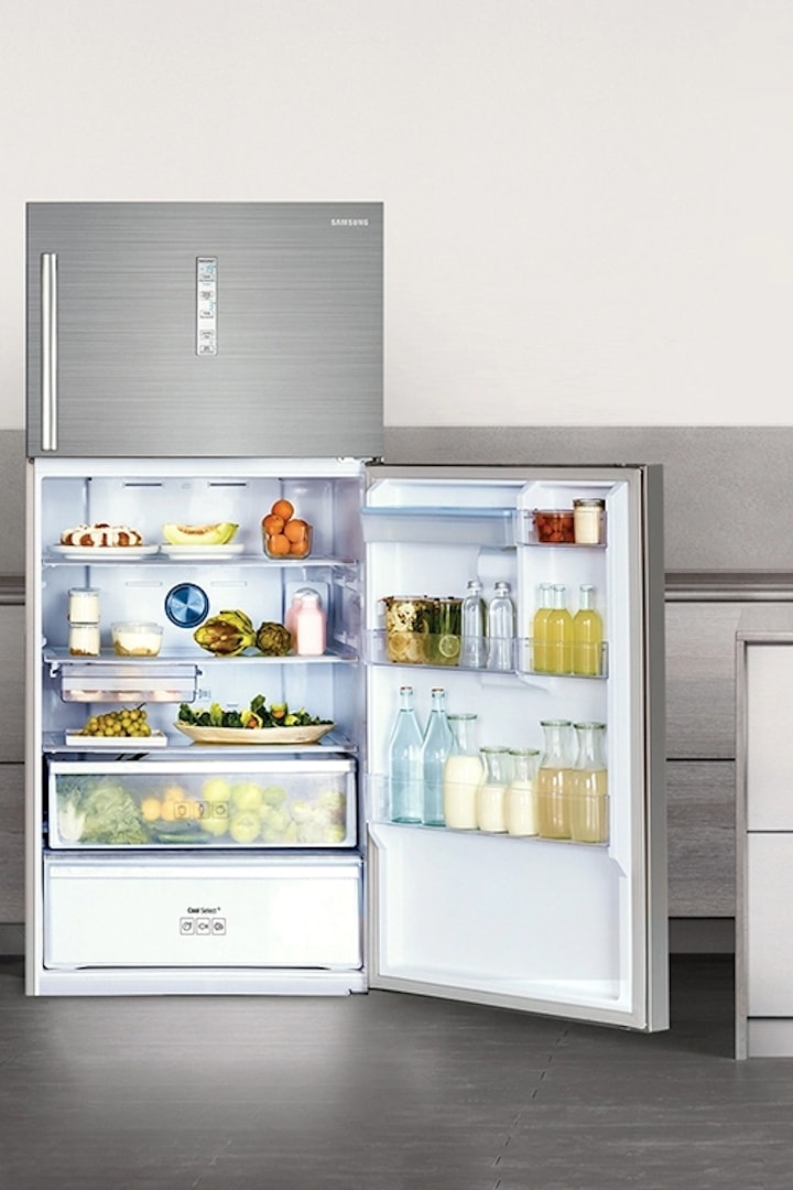 Какие холодильники лучше по качеству. Холодильник самсунг rb34k6. Холодильник самсунг rt38k5400s9. Холодильник самсунг с верхней морозилкой. Холодильник многодверный Liebherr CBNBE 6256.